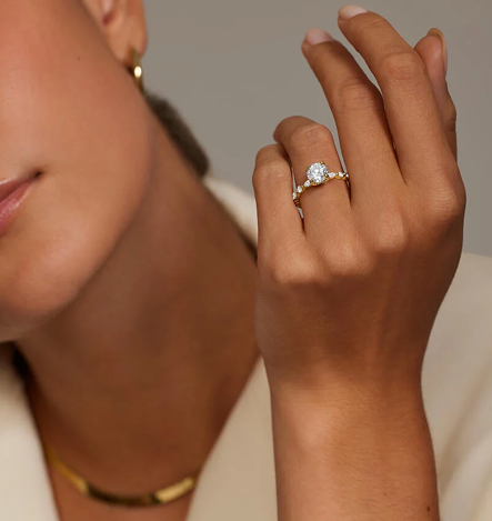 18K White Gold Elegant Side Stone Engagement Ring