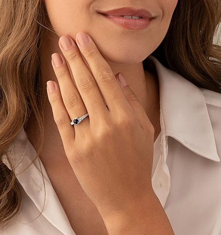 pt platinum  men’s curved band ring