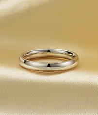 Classic women’s  wedding ring